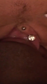 Arrapata miLF bionda scopata all'aperto da un tipo bbc