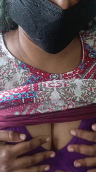 Romansa diri gadis kampus Chennai