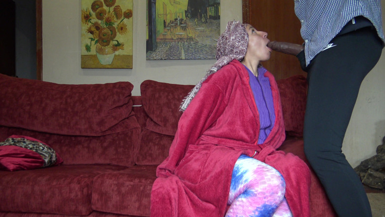 Souzan Halabi: Afghaanse immigrant laat zwarte collega na het werk in haar...