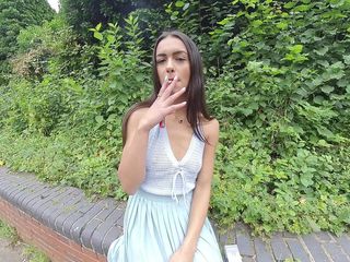 VR smokers HD: Kim Modèle - haut tricoté