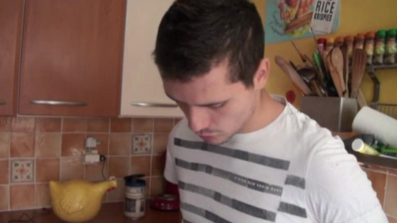 YOUNG FRENCH DUDES FUCKERS: Max gebruikt door Brian in de keuken