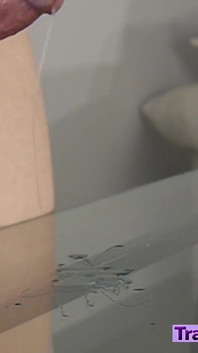 Ładne biuro Trans spuszcza się na biurko