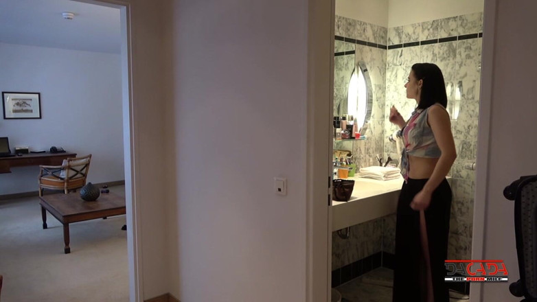 DaCada com: Seducing My Stepdaughter
