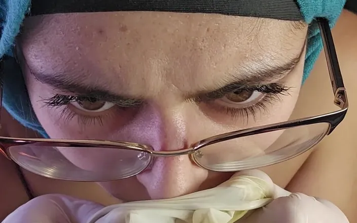 MiaNIqab: Smelling Everything with Sweaty Mommy and Wet Gloves Mia Niqab