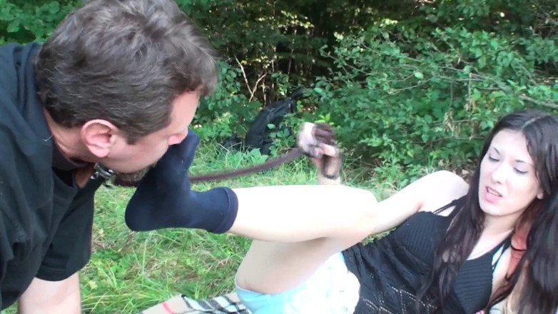 Femdom Austria: Outdoor Shoe and Soles Sworship