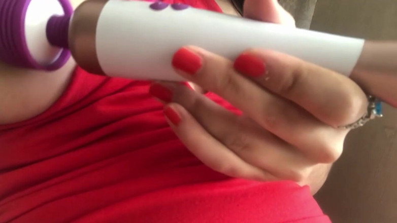 Shrima Malati: 美しいアジア人女性がアナルセックスグッズでマスターベーションをする