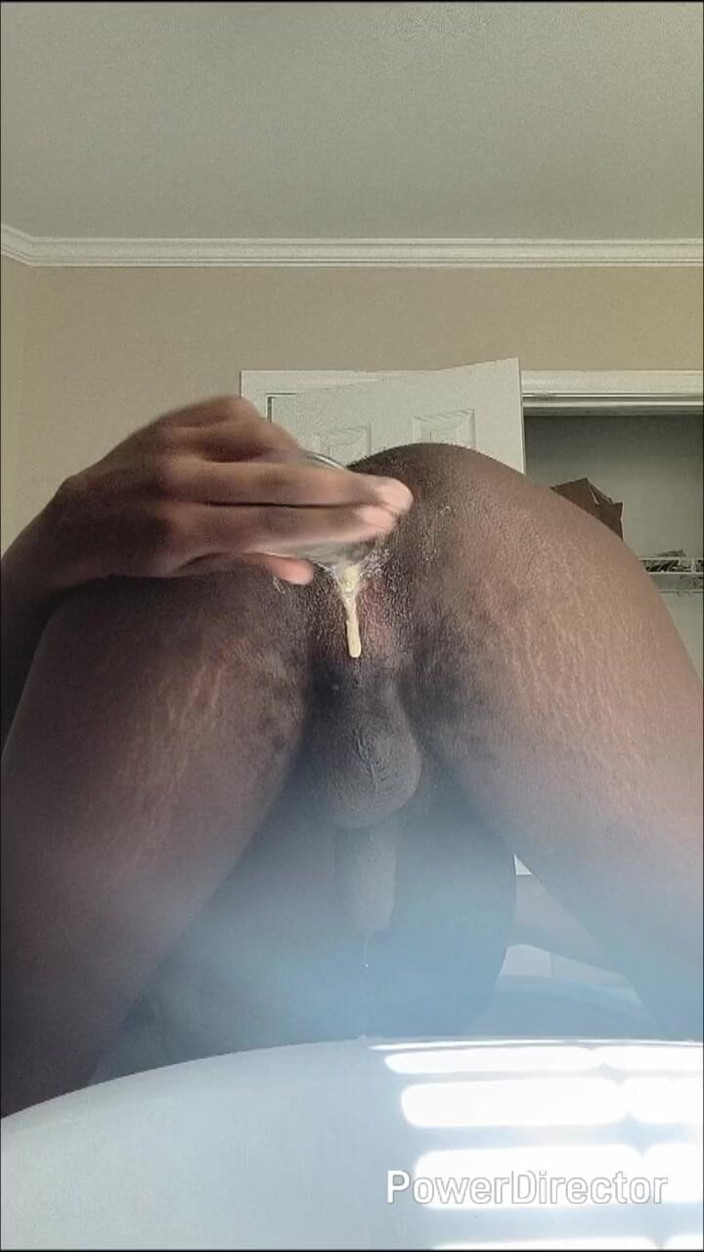 DaBlackFemboy: Cremosa Femboy Peidando de quatro
