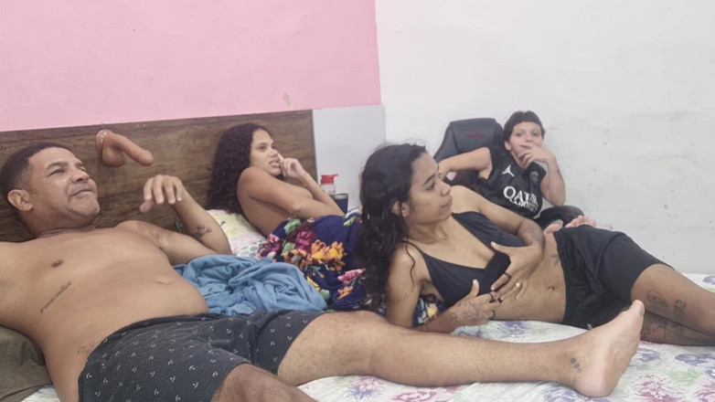 Bebes vagabundas: เซ็กส์หมู่