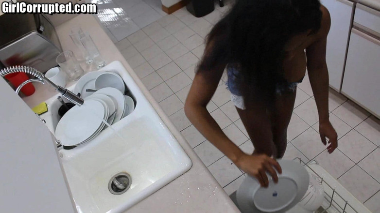Girl Corrupted: Prachtige kut die afwast
