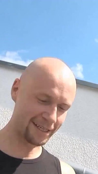 Små bröst brudar avsugning