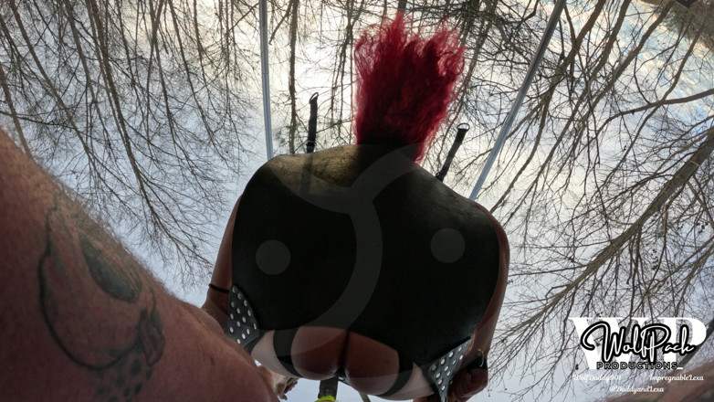 DaddyandLexa: Une salope rousse transsexuelle se fait baiser sans capote et...