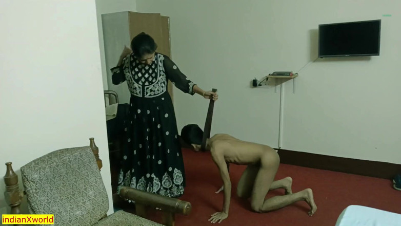 Indian Xshot: Hot Model Poonam Fucking With 18yrs Teen Boy! Best Hindi Sex