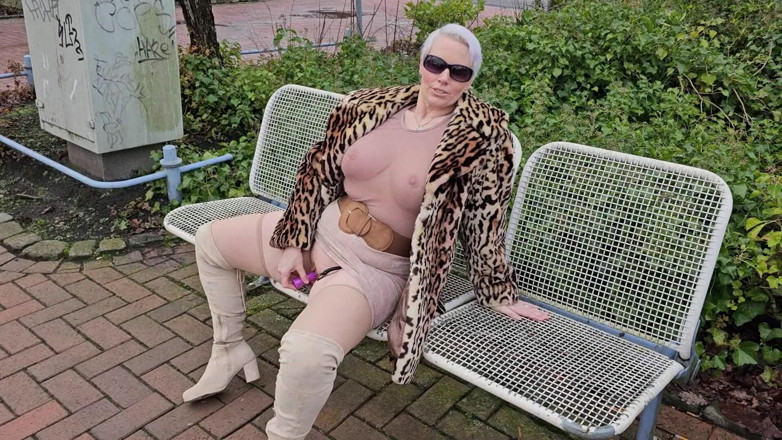 UserBitch1: In the Middle of the City