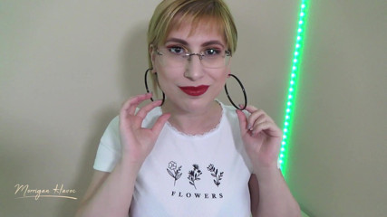 Morrigan Havoc: Showing Off My Black Hoop Earrings
