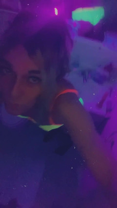 CarmenMelatonin: Sexy párty dívka si chce hrát ve spodním prádle