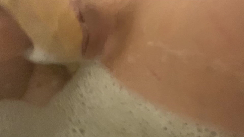 Titty Fucking in the Tub and Spreading My Ass and Fucking (SarahPassions) Titty Fucking in the Tub and Spreading My Ass and Fucking (SarahPassions)