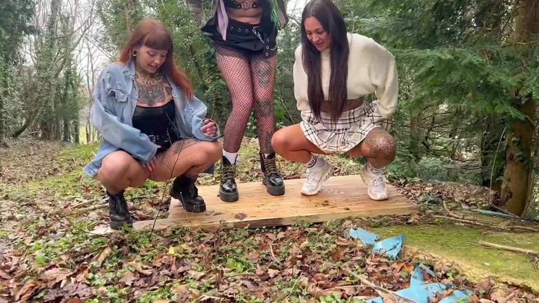 Yourfavecumslut: 3 Besties Desperate for a Pee Outdoors