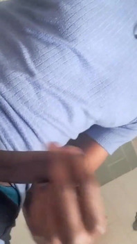 Bbc sneaky wank em banheiro