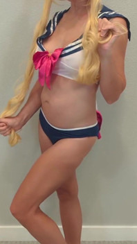 Sailor Moon Cosplay Try on