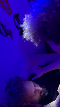 La Latine Brune a Fait Un Strip-tease Et Une Délicieuse Fellation Pour Séduire Le Vieux Cocu