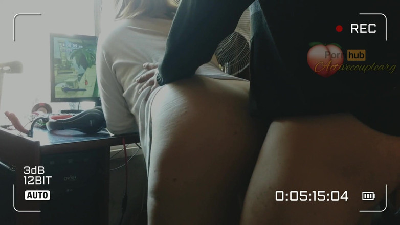 Activecouplearg: Video oyunları oynarken seksi kızı sikiyor