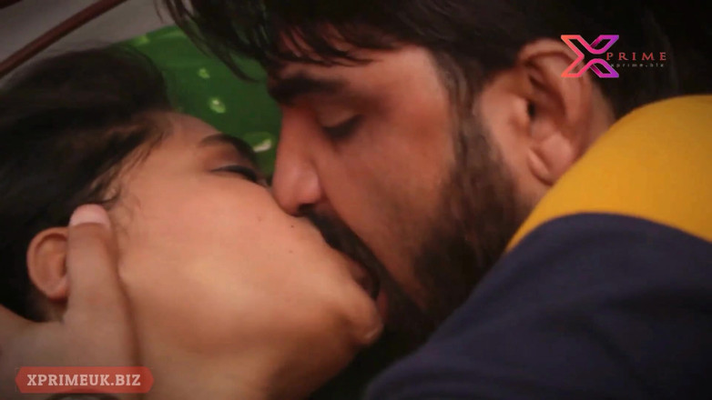 Indian Erotica: My Girlfriend Is Alone In Home