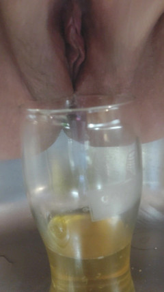 Marie4you: Můžu ti nabídnout sklenku čerstvého čůrání?