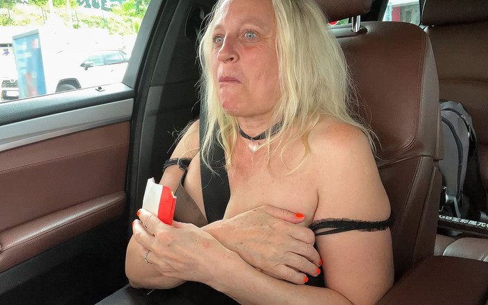 Prolapse Queen: Perjalanan liburan yang super sange