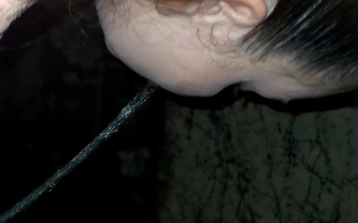 Kimmywetwet: 흑인 대물 자지에서 삼키는 현관 오줌