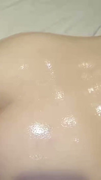 Deneyimsiz masaj güzeli derin yetişkin zevkinin ilk tadına bakıyor
