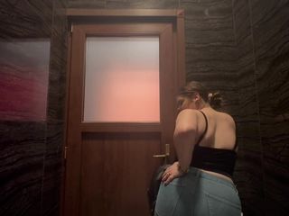 Your fantasy studio: Stinky Farts in Restaurant Bathroom