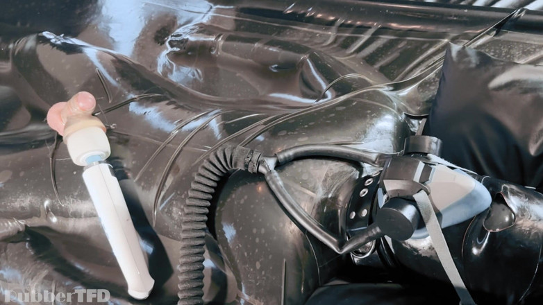 RubberTFD: Gimp Vac 16 [pp Training] [Video yang telah dirilis]