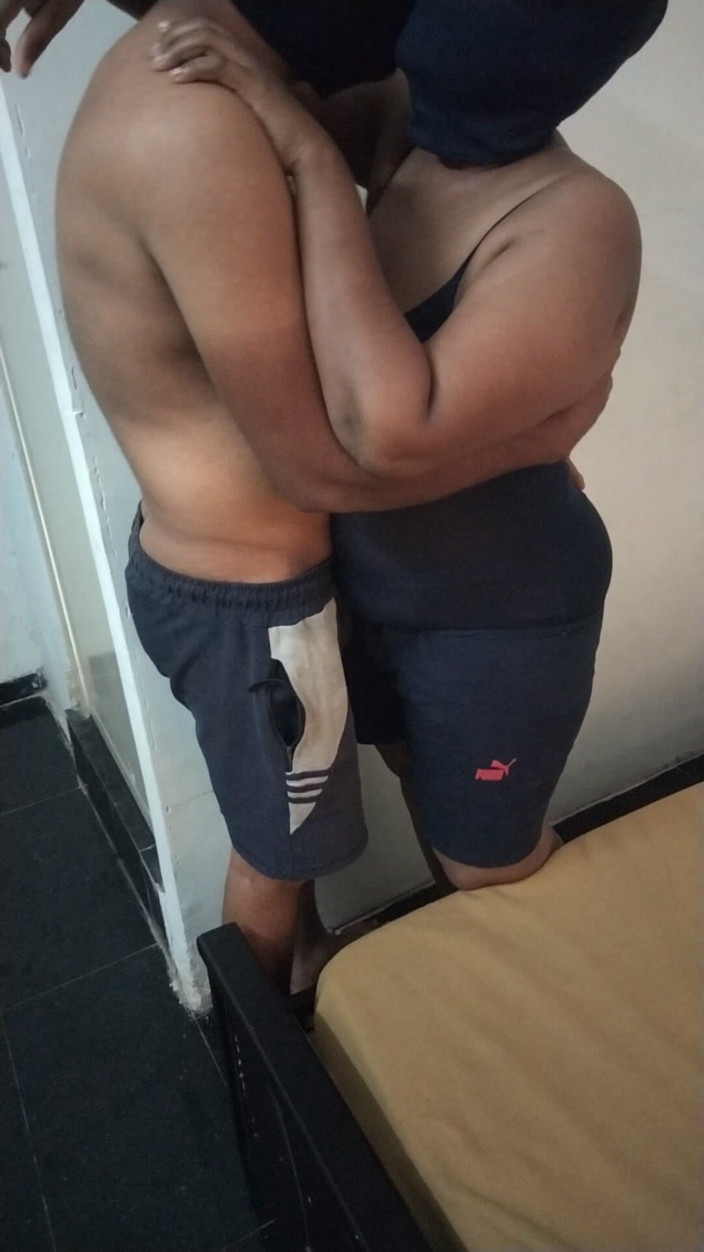 Tamil lesbian: Lesbiennes schieten - voorbereiding