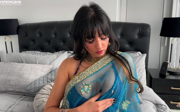 Aaliyah Yasin: Aaliyah Yasin, bhabhi pakistanaise, se branle la chatte en parlant...
