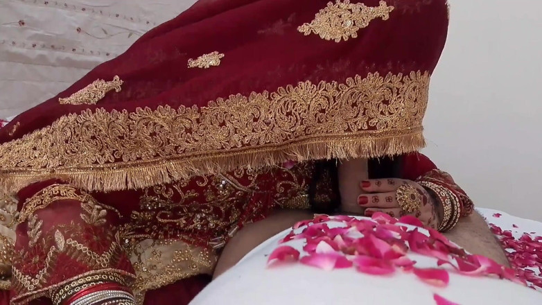 QueenbeautyQB: Suhagrat - First Wedding Night Sex - New Indian Hot Couple