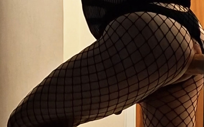 covo_sissy_cross: Biarkan saya memanjakan awak...