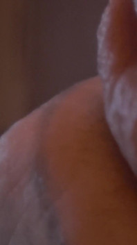 Buzzes Close up Pre-cum