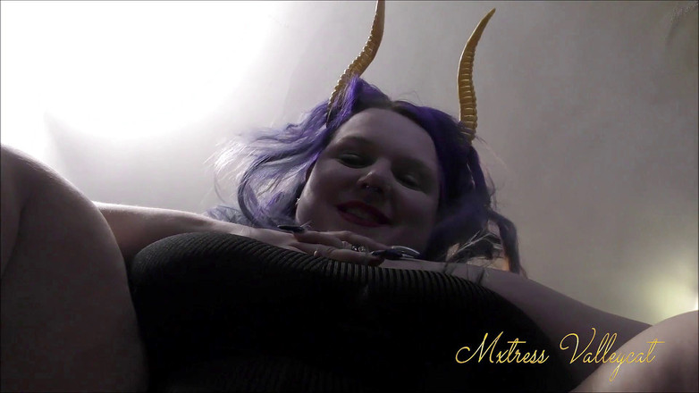 Mxtress Valleycat: Drobní lidé mají platformu na Zemi