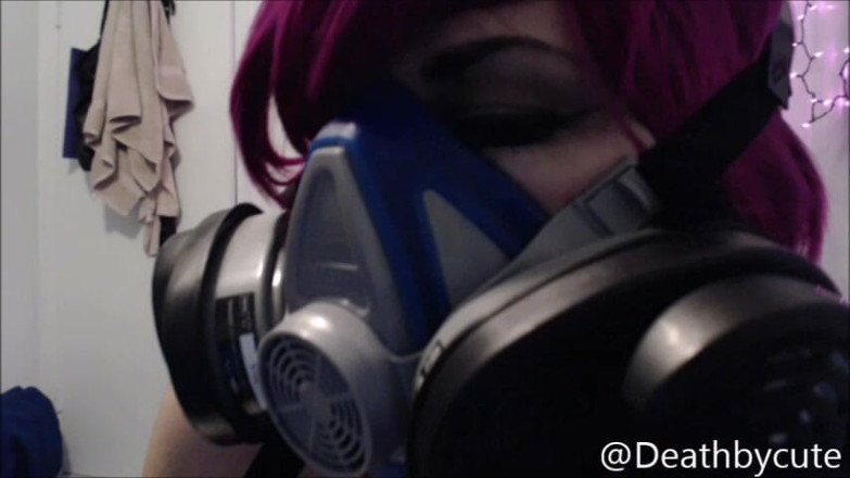 goddessjoules: Gas Mask Day 1