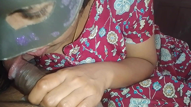 LEGSCOUPLE12: A enfermeira de Delhi Anagha coloca o pênis do namorado...