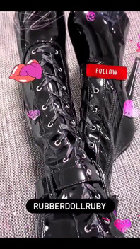 Mis nuevas botas cachondas