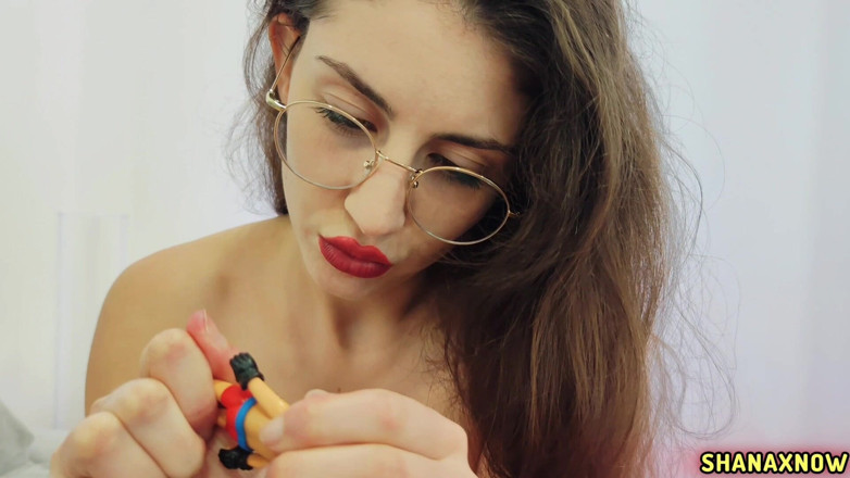 Shanaxnow: Figurina fetish Playmobil Uvula mangiata da una gigantessa