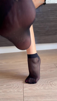 Nữ thần da, đào tạo nô lệ, làm nhục, bàn chân trong vớ nylon tôn thờ 4k
