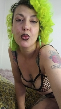I’m Live Right Now, Love! Come Watch Me?!