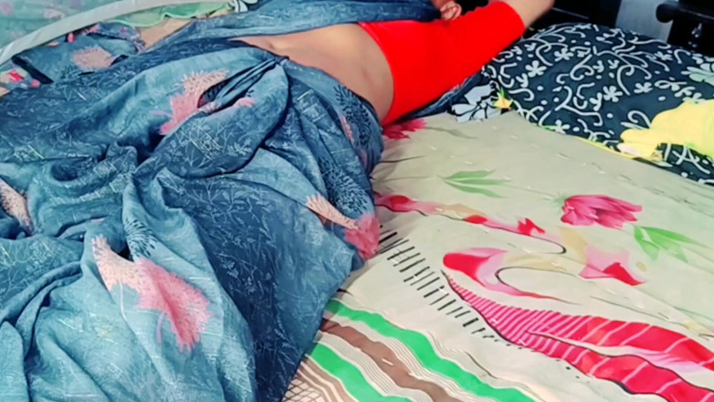 Rakul008: Dikke kont diep in de keel. Indisch stel wordt geil...