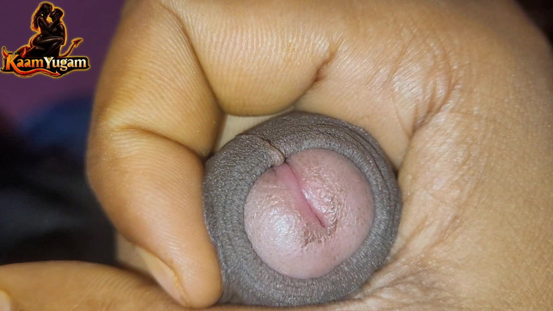 KaamYugam: Cowok sange india lagi asik ngocok kontol