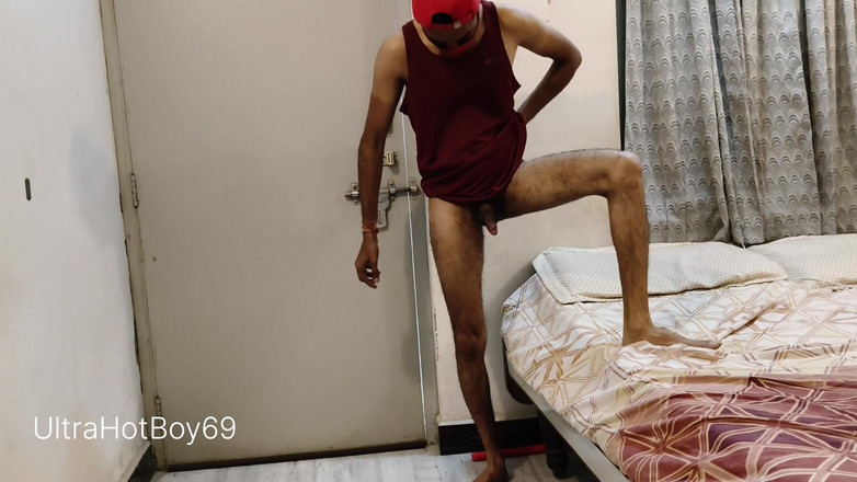 UltraHotBoy69: Momenti nudi con umore