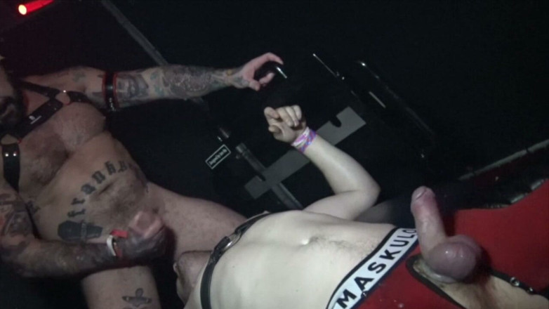 RAW FUCK CLUB FETISH OUTFITS ATTACK: Kondomsuz iyi bir sikişik