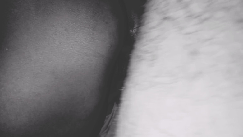 Riyadesi18: Une Belle-sœur Appelle Et Baise Un Jeune Frère En Regardant...
