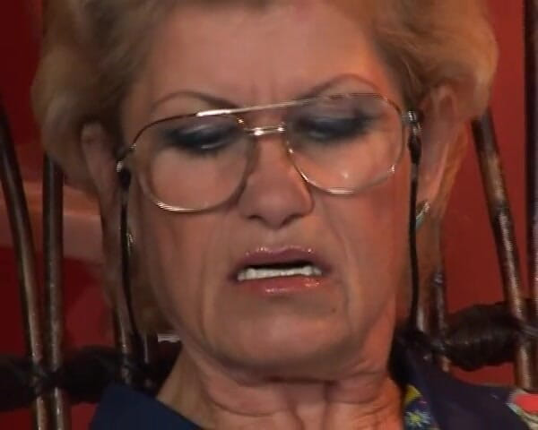 Porno Cloud: De heetste oma's en milfs voor jou.